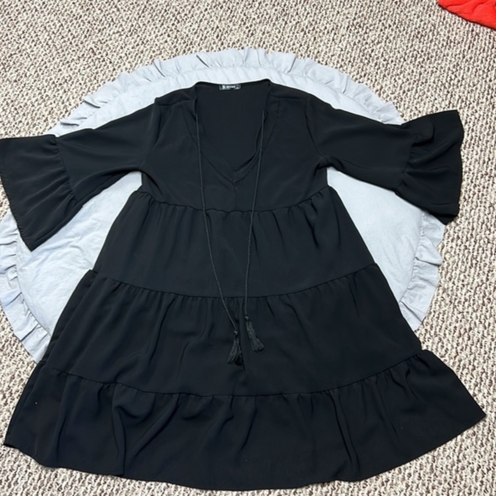 Woman’s dresses - Picture 11 of 12